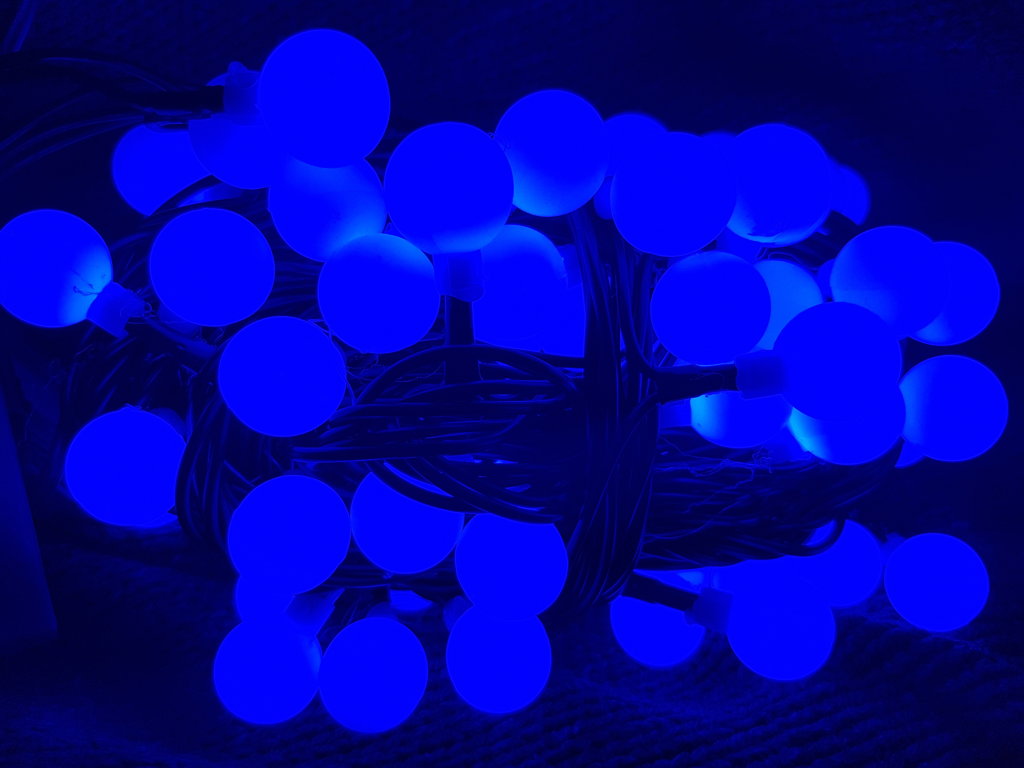 Led virtene plastikāta bumbiņas 100 LED